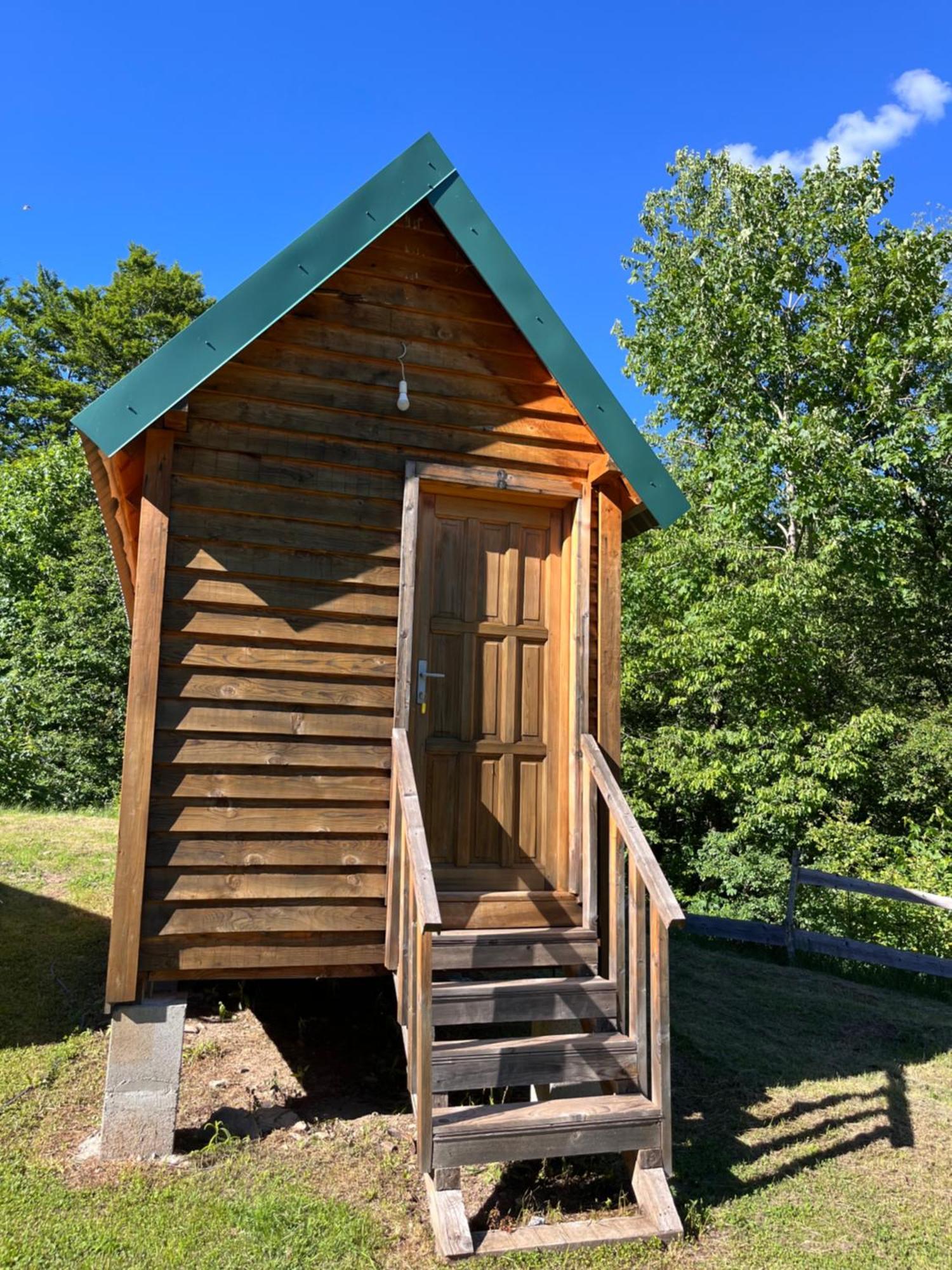 Kolasin Jabuka Bagian luar foto