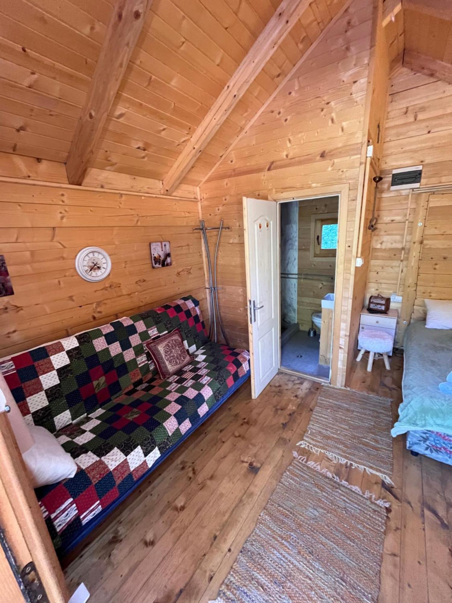 Kolasin Jabuka Bagian luar foto