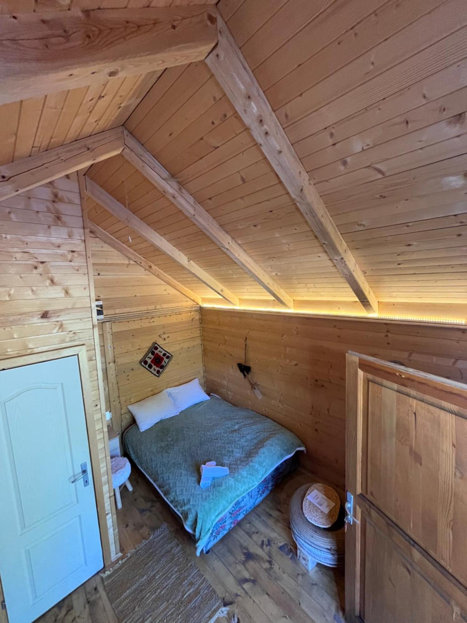 Kolasin Jabuka Bagian luar foto