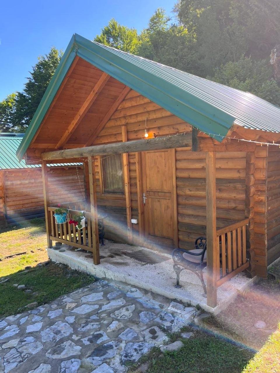 Kolasin Jabuka Bagian luar foto