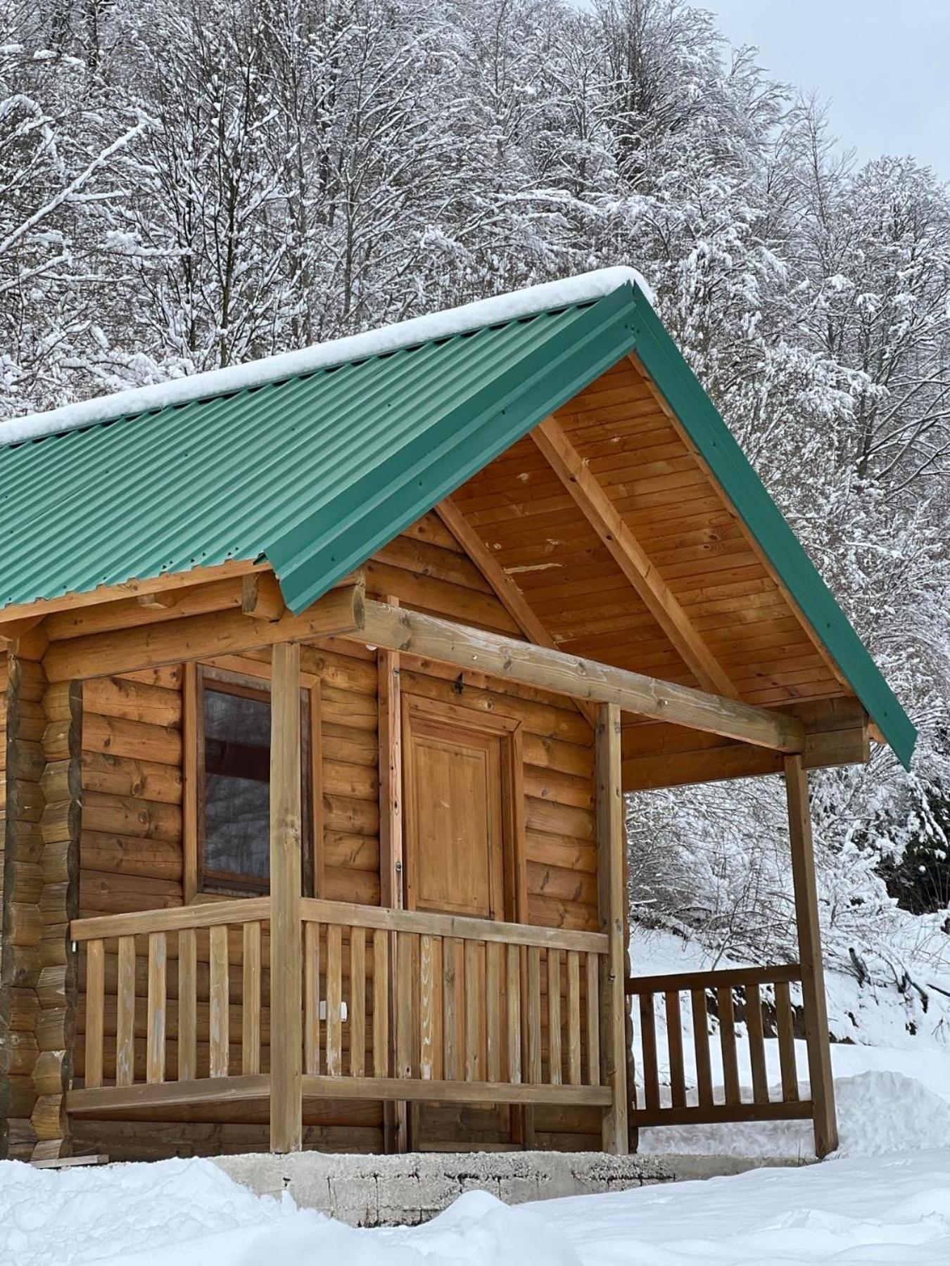 Kolasin Jabuka Bagian luar foto