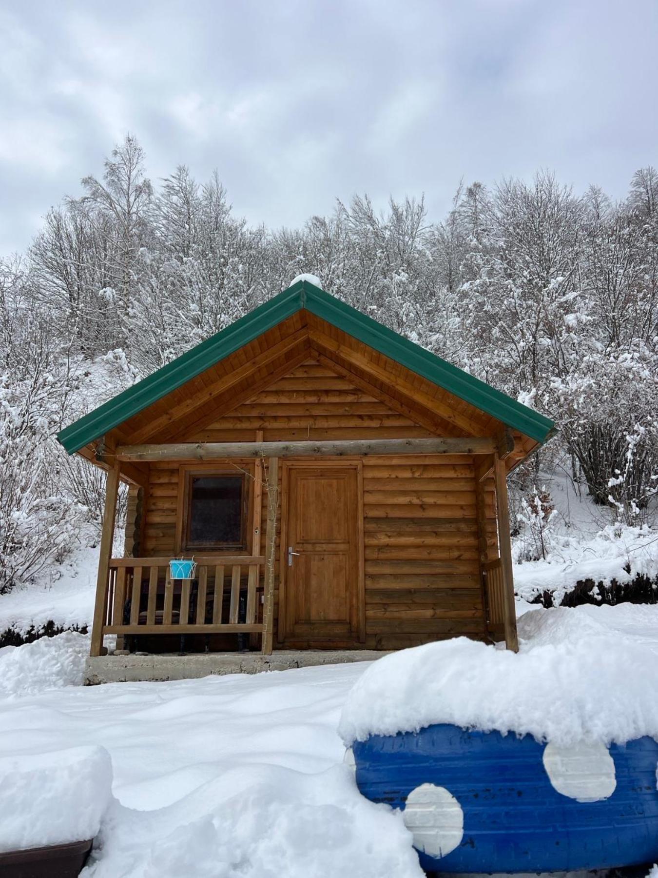 Kolasin Jabuka Bagian luar foto